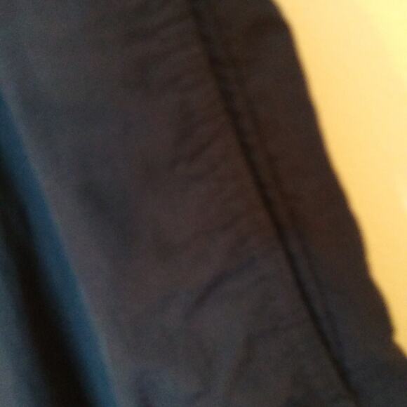 Kohls Men's size 34 navy blue Cargo shorts. - Picture 5 of 9